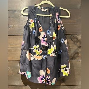 Rebecca Taylor blouse. Size 4. Grey with flowers.